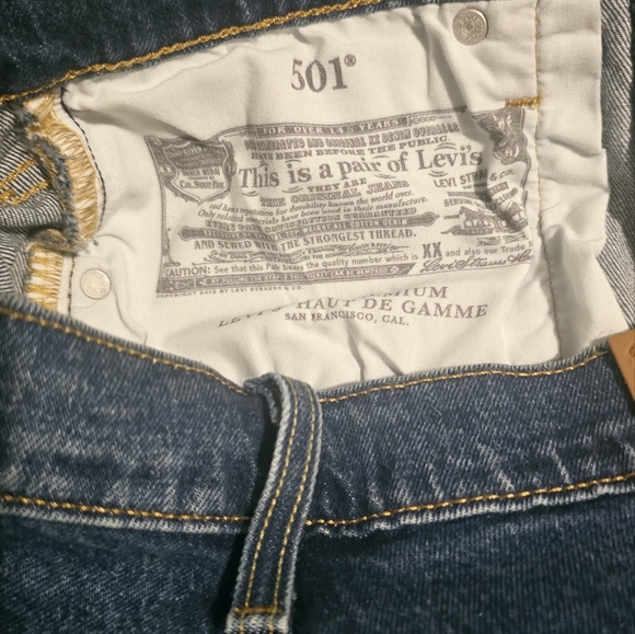 NWOT Levi Vintage 501 high waisted Cut Off jean shorts - Picture 6 of 6